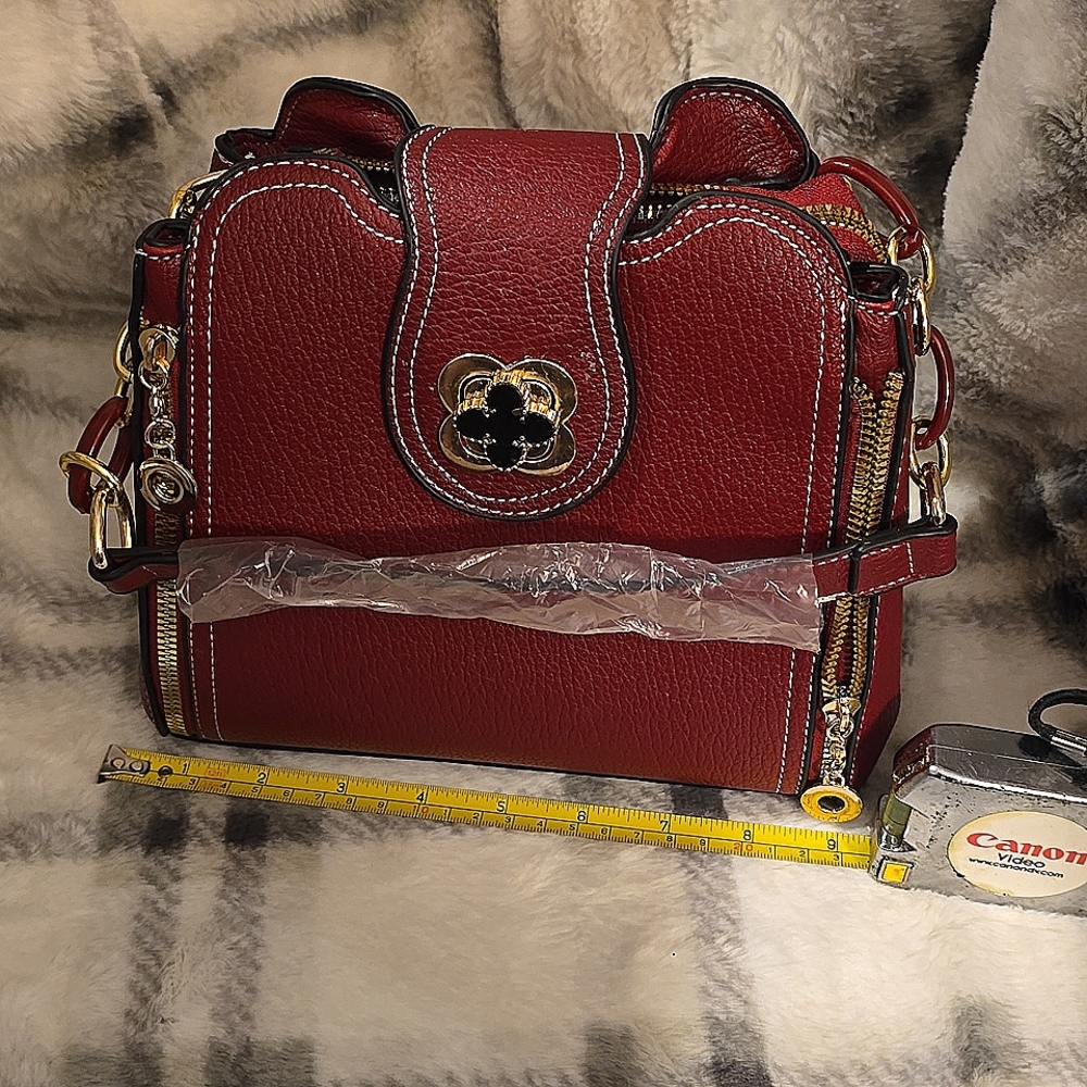Adorable 9×9 burgundy handbag